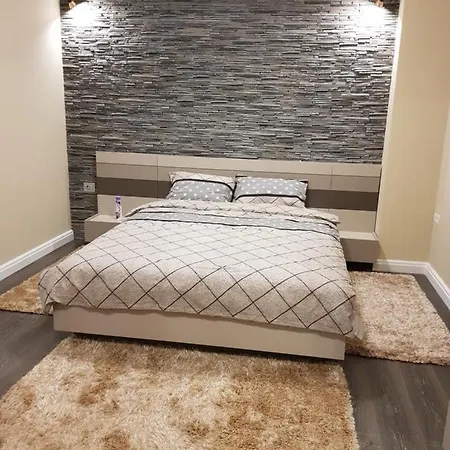 602 Str Opera Apartment