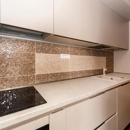 602 Str Opera Apartment *
