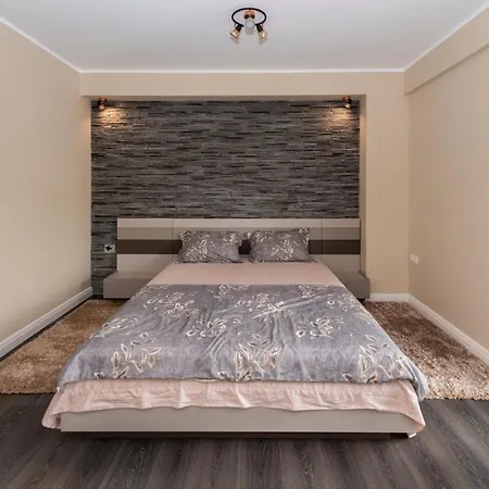 602 Str Opera Apartment